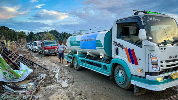 Setkab Salurkan Bantuan Air Bersih Skala Besar untuk Warga Aceh Tamiang