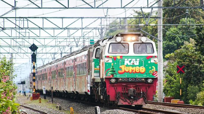 Kementerian Ekonomi Kreatif berkolaborasi dengan PT Kereta Api Indonesia (KAI) dan IP Factory Commutorline menghadirkan 11 karya Intellectual Property (IP) untuk livery di ruang publik transportasi.