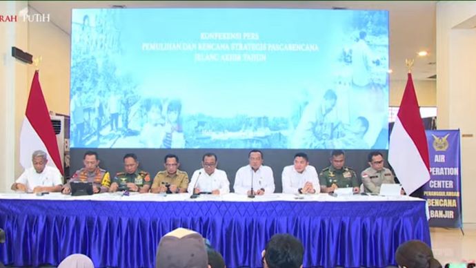 Konferensi Pers Pemulihan dan Rencana Strategis Pasca  Bencana Sumatera Jelang Akhir Tahun di Posko Terpadu Lanud Halim Perdanakusuma, Jakarta