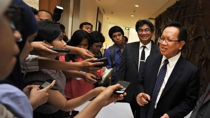 Arsip foto - Direktur Pengolahan Pertamina Chrisna Damayanto (kanan) memberi keterangan terkait kerjasama fasilitas produksi petrokimia terintegrasi, di Jakarta, Senin 3 Desember 2025. FOTO ANTARA/Yudhi Mahatma/mes/aa.