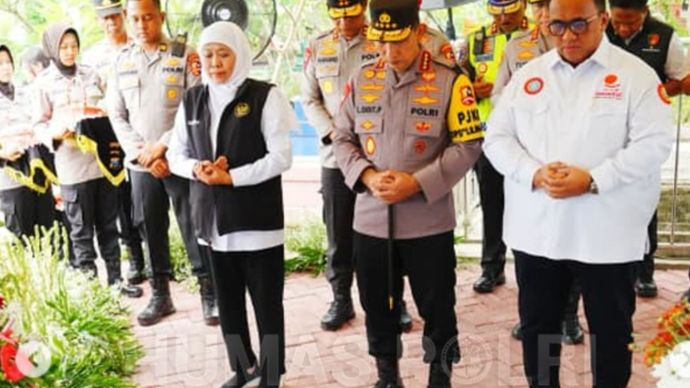 Kapolri Jenderal Polisi Drs. Listyo Sigit Prabowo, M.Si., berziarah ke makam Marsinah di Nganjuk sekaligus melakukan groundbreaking Museum Pahlawan Nasional Buruh sebagai bentuk penghormatan atas perjuangannya membela hak pekerja. Dalam kegiatan di N