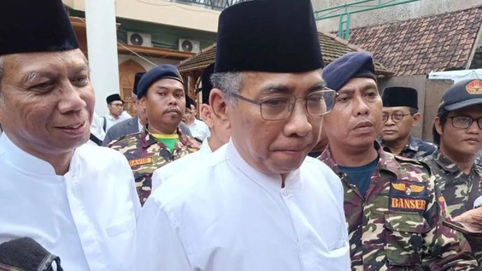 Ketua Umum Pengurus Besar Nahdlatul Ulama, KH Yahya Cholil Staquf memberi keterangan saat hadir di Pondok Pesantren Miftachussunnah di Surabaya, Jawa Timur, Minggu 28 Desember 2025. ANTARA/Willi Irawan/aa.