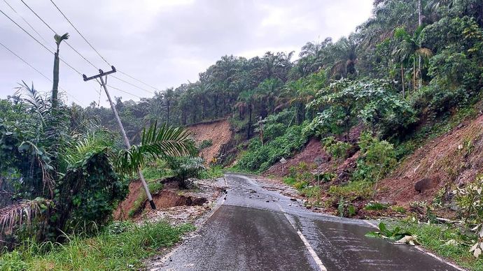 Longsor di Palembayan, Agam, Sumatra Barat. 