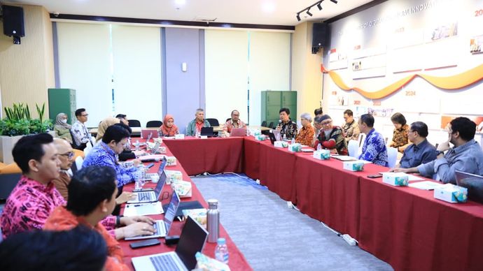 Otoritas Jasa Keuangan kembali mengundang kelompok pemberi dana atau lender Dana Syariah Indonesia (DSI) untuk membahas perkembangan pengembalian dana para lender yang telah dijanjikan pengurus DSI/Ist