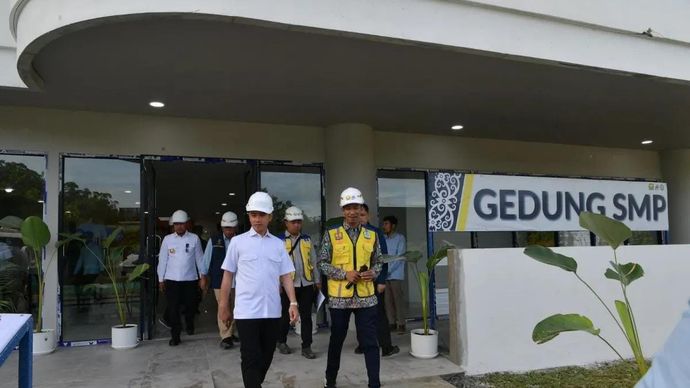 Wakil Presiden Gibran Rakabuming Raka meninjau langsung fasilitas pendidikan SD,SMP dan SMA di kawasan hunian ASN Ibu Kota Nusantara (IKN), Kalimantan Timur, Rabu 31 Desember 2025. ANTARA/HO-Sekretariat Wakil Presiden.