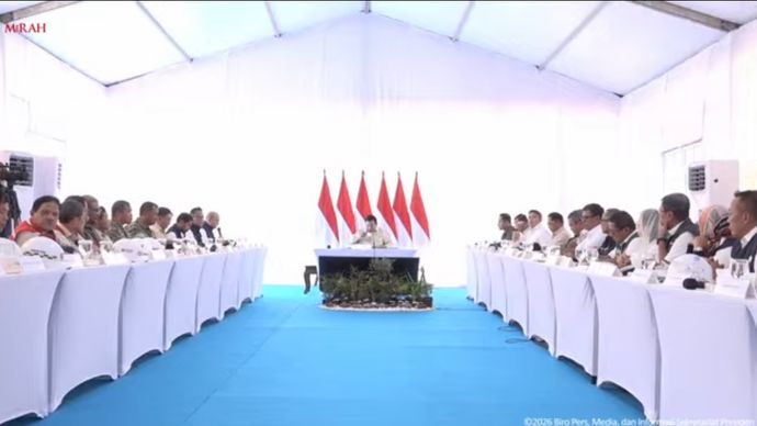 Prabowo Pimpin Rapat Koordinasi Usai Tinjau Lokasi Bencana di Aceh Tamiang