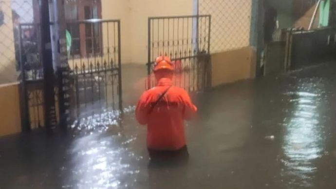 Banjir akibat hujan deras di Jalan Haji Muhajar, Sukabumi Selatan, Kebin Jeruk, Jumat, 2 Januari 2026. ANTARA/HO-Dokumentasi Pribadi