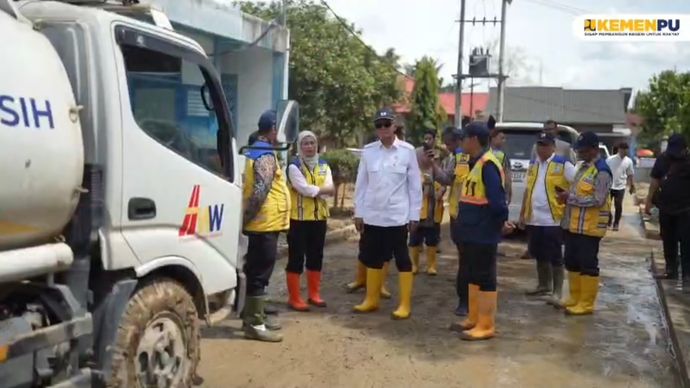 Menteri Pekerjaan Umum (PU), Dody Hanggodo, meninjau Instalasi Pengolahan Air (IPA) Rantau pada Rabu, 31 Desember 2025 di Aceh Tamiang.
