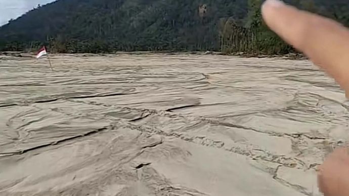 Destinasi wisata Sungai Lokop berubah menjadi lapangan pasir pascabanjir bandang di Aceh Timur, Minggu, 4 Januari 2026. ANTARA/HO-Disparpora Aceh Timur