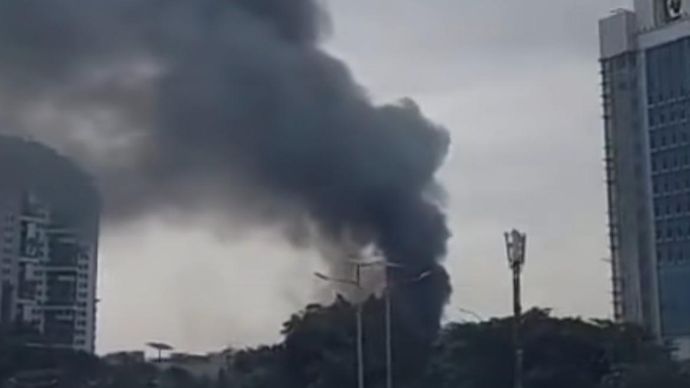 Kebakaran terjadi sebuah rumah bedeng di Jalan Alpukat 3, RT 01 RW 02, Kelurahan Tanjung Duren Utara, Kecamatan Grogol Petamburan, Jakarta Barat Senin 5 Januari 2026.