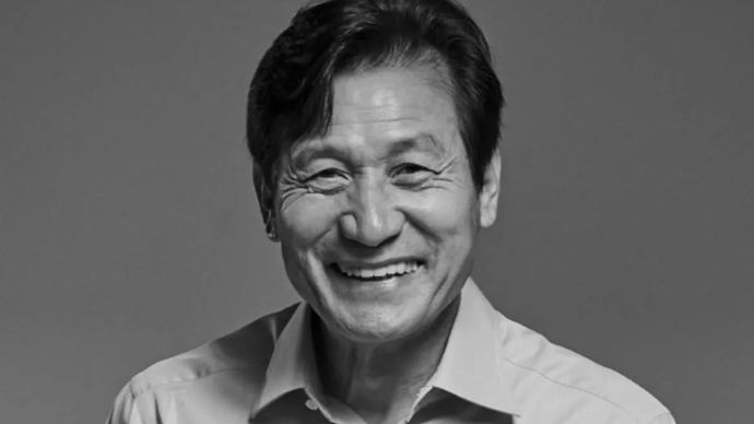 Foto aktor senior Ahn Sung-ki yang diunggah di akun Instagram agensi. (Akun Instagram @artistcompanyofficial)
