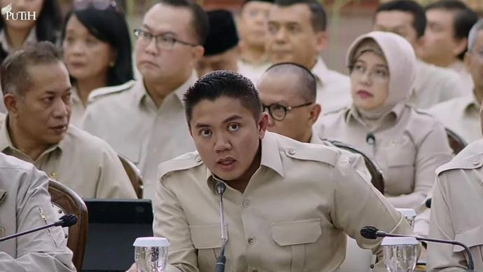 Sekretaris Kabinet Teddy Indra Wijaya membuka pelaksanaan retret Kabinet Merah Putih atau taklimat awal tahun di kediaman pribadi Presiden Prabowo Subianto di Desa Bojongkoneng, Hambalang, Kabupaten Bogor, Jawa Barat, Selasa 6 Januari 2026. ANTARA/Mentari Dwi Gayati