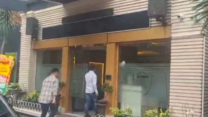 Tersangka kasus dugaan pelanggaran perlindungan konsumen terkait produk dan 