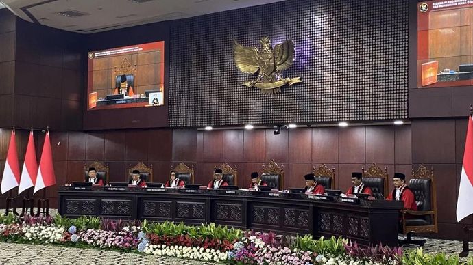 Delapan hakim konstitusi menghadiri sidang pleno khusus dengan agenda penyampaian laporan tahunan 2025 dan pembukaan masa sidang Mahkamah Konstitusi tahun 2026 di Ruang Sidang Pleno MK, Jakarta, Rabu 7 Januari 2026. ANTARA/Fath Putra Mulya