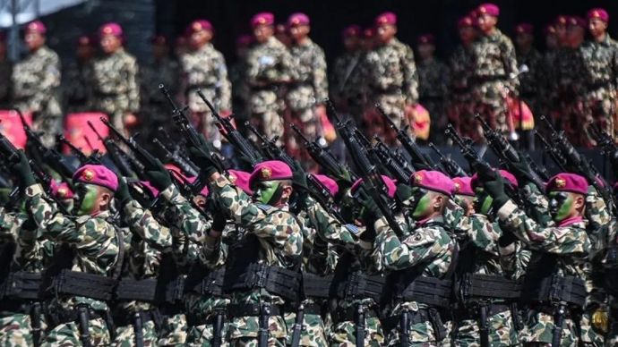 Arsip - Sejumlah prajurit Korps Marinir TNI AL mengikuti upacara peringatan HUT ke-80 Korps Marinir di Bumi Marinir, CIlandak, Jakarta, Senin, 17 November 2025. Peringatan HUT yang turut dihadiri Panglima TNI Jenderal Agus Subiyanto itu bertemakan Korps Marinir TNI AL Bersama Rakyat Membangun Indonesia Maju. ANTARA FOTO/Sulthony Hasanuddin/foc. (ANTARA FOTO/SULTHONY HASANUDDIN)