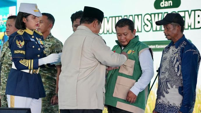 Sukses Panen Padi 8 Ton per Hektare, Petani Cianjur Raih Satyalancana Wira Karya dari Prabowo