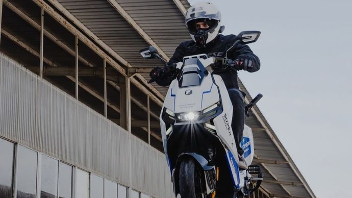 Ofero Stareer 5 Lit dihadirkan sebagai representasi visi perusahaan dalam mendefinisikan ulang standar sepeda listrik premium jarak jauh di Indonesia. (Foto: Istimewa)