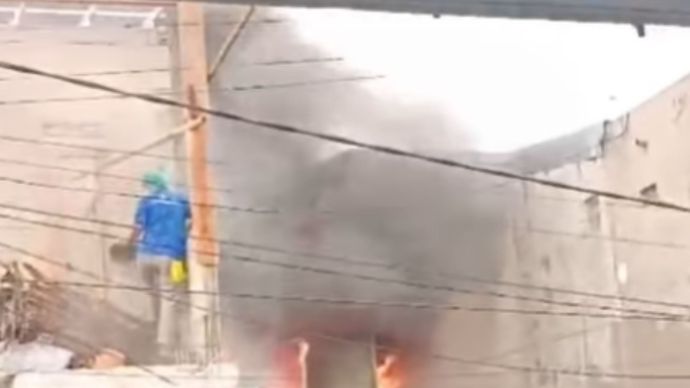 Rumah makan kebakaran