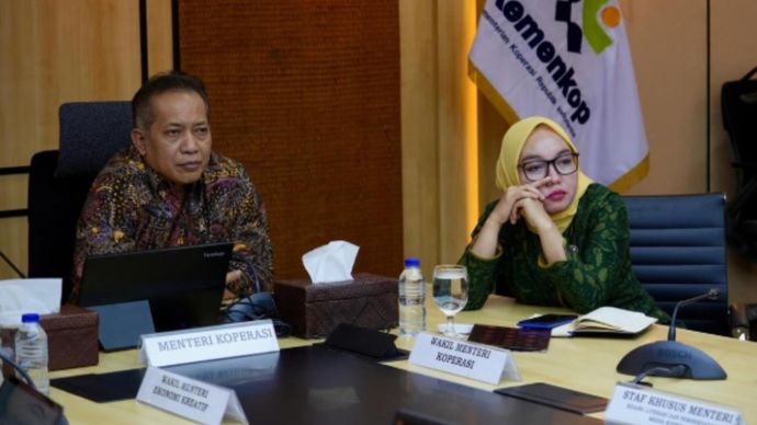Menteri Koperasi Ferry Juliantono dan Wamen Farida