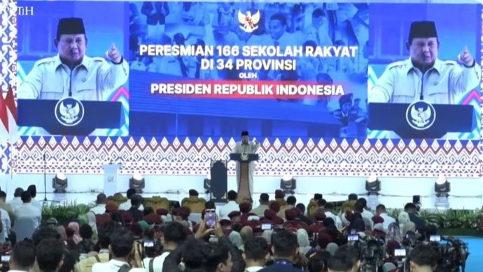 Presiden RI Prabowo Subianto berpidato dalam agenda peresmian operasional 166 Sekolah Rakyat, bertempat di Sekolah Rakyat Terpadu (SRT) 9 Kota Banjarbaru, Kalimantan Selatan, Senin, 12 Januari 2026. ANTARA/HO-Sekretariat Presiden.