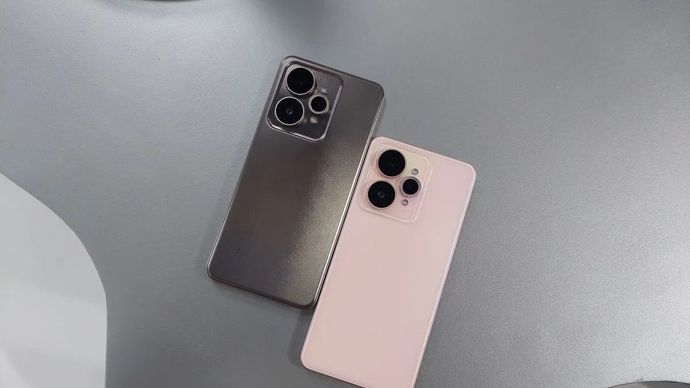 Ilustrasi realme 15 series yang dipamerkan di Jakarta, Rabu, 8 Oktober 2025. (ANTARA/Adimas Raditya)