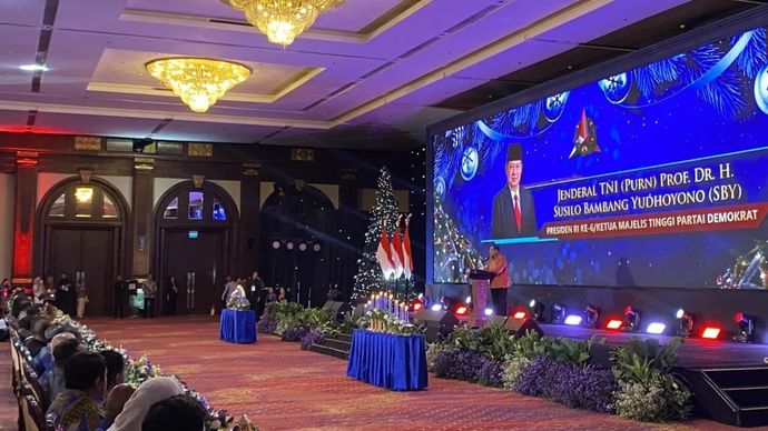 Ketua Majelis Tinggi Partai Demokrat Susilo Bambang Yudhoyono (SBY) menyampaikan pidato dalam Perayaan Natal Nasional Partai Demokrat dan Tahun Baru 2026 di Jakarta, Senin 12 Januari 2026. (ANTARA/Fath Putra Mulya)