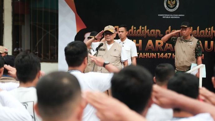 Menteri Haji dan Umrah Mochamad Irfan Yusuf memimpin apel pagi pendidikan dan pelatihan (diklat) calon Petugas Penyelenggara Ibadah Haji (PPIH) 1447 H/2026 M di Asrama Haji Pondok Gede, Rabu, 14 Januari 2026. ANTARA/HO-Kemenhaj