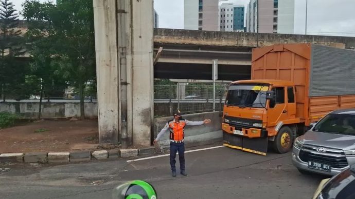 Exit Tol Rawa Buaya, Jakarta Barat.