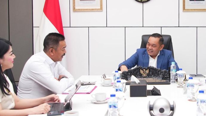 Wakil Menteri Investasi dan Hilirisasi/Wakil Kepala BKPM Todotua Pasaribu menerima audiensi Bupati Mandailing Natal Saipullah Nasution di Kementrian Investasi dan Hilirisasi/BKPM, Jakarta. 