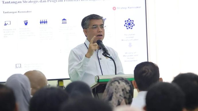 Menteri Ketenagakerjaan (Menaker) Yassierli memimpin pertemuan dengan Sekretariat BNSP di kantor BNSP, Jakarta, Rabu, 14 Januari 2026. ANTARA/HO-Kemnaker RI.