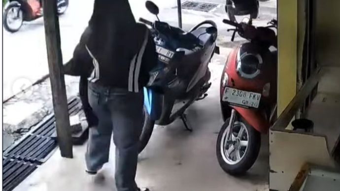 Seorang remaja perempuan bernama Suci Triana (13), warga Bogor, dilaporkan menghilang selama lima hari terakhir. Berdasarkan informasi yang diterima keluarga, Suci diduga berada di wilayah Jawa Tengah.