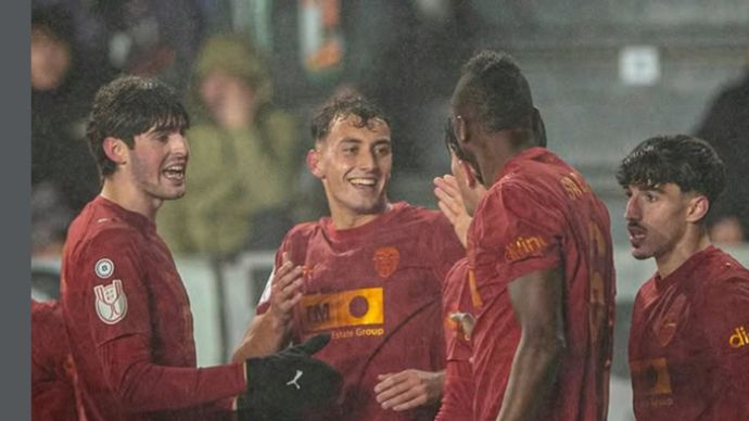 Valencia menaklukkan Burgos 2-0 pada babak 16 besar Piala Raja untuk lolos ke perempat final di Stadion El Plantio, Burgos, Kamis waktu setempat.