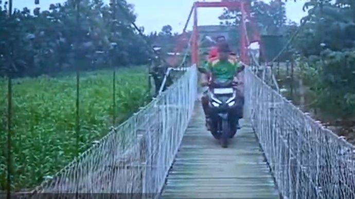 Potret Jembatan Gantung Bok Pendem, Hubungkan Kembali Dua Desa yang Terputus Selama Puluhan Tahun
