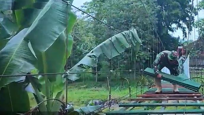 Petani dan Anak-anak di Wonogiri Kini Tak Harus Berenang Seberangi Sungai Sejak Ada Jembatan Gantung