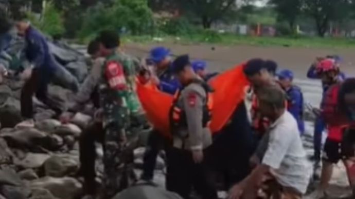 Bocah yang Tenggelam di Belakang Stadion Barombong Makassar Ditemukan