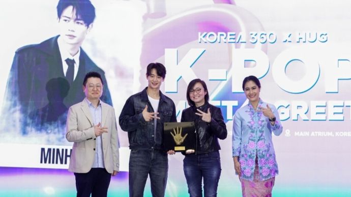 Wakil Menteri Ekonomi Kreatif, Irene Umar, menghadiri Handprinting Ceremony serta Meet &amp; Greet Bersama Minho dan Highlight  
