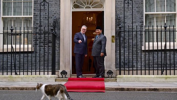 Kembali ke Downing Street, Prabowo 