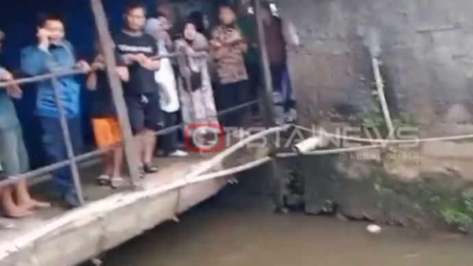 Penemuan mayat di kali cililitan