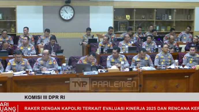 Rapat Komisi III DPR RI dengan Kapolri Jenderal Listyo Sigit Prabowo. 