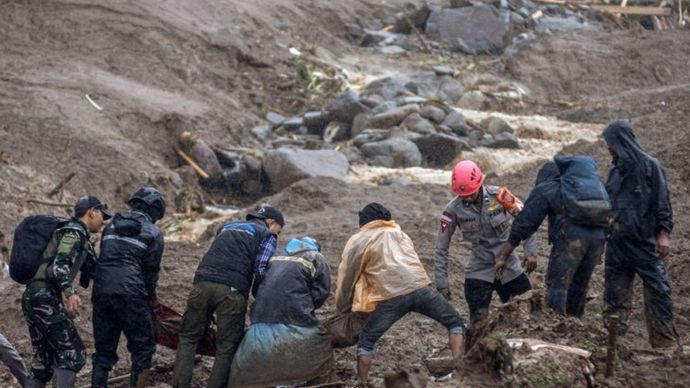 Longsor Cisarua Bandung Barat