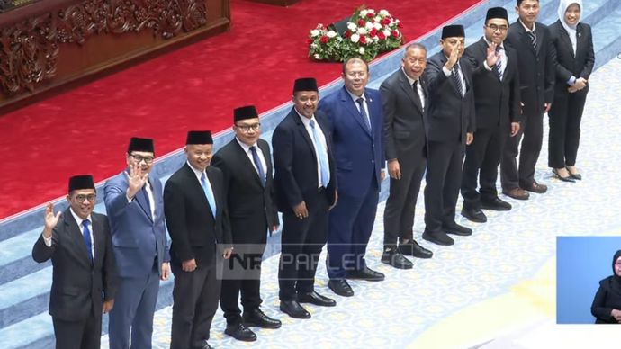 Anggota Ombudsman terpilih bersama pimpinan DPR RI. 