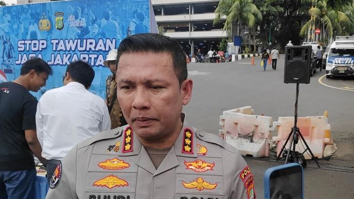 Kabid Humas Polda Metro Jaya Kombes Pol Budi Hermanto memberikan keterangan setelah gelar pasukan Operasi Kepolisian Kewilayahan Pekat Jaya 2026 di Lapangan Presisi Ditlantas Polda Metro Jaya, Jakarta, Rabu, 28 Januari 2026. ANTARA/Ilham Kausar.