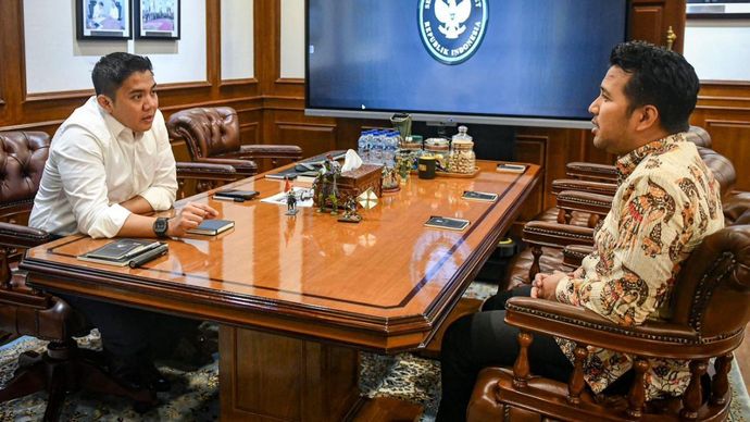 Sekretaris Kabinet Teddy Indra Wijaya menerima kunjungan Wakil Gubernur Jawa Timur Emil Elestianto Dardak di Kantor Sekretariat Kabinet