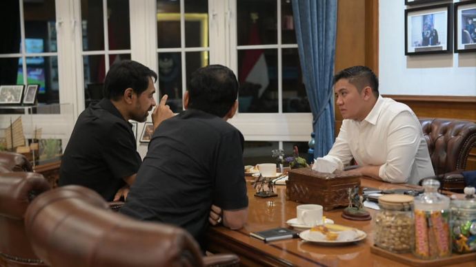 Gubernur Aceh Muzakir Manaf atau yang akrab disapa Mualem melakukan pertemuan dengan Sekretaris Kabinet (Seskab) Teddy Indra Wijaya di Kantor Sekretariat Kabinet