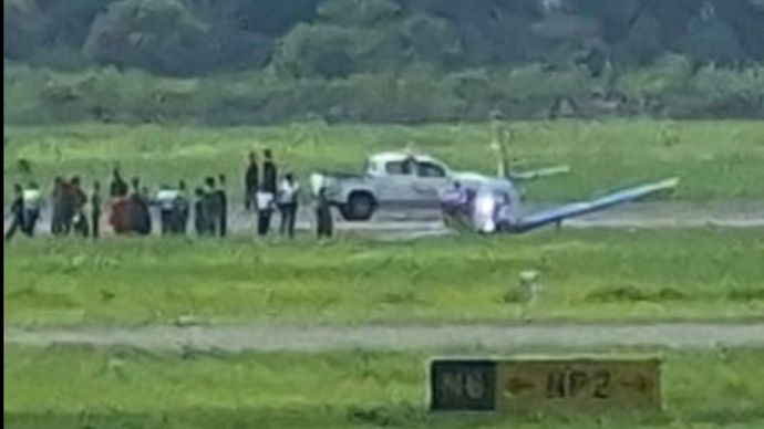 Pesawat TNI AL yang mengalami kecelakaan. 