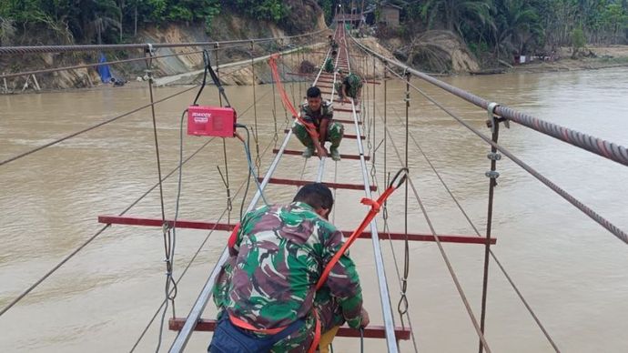 Jembatan Gantung Jadi Upaya Cepat Buka Akses ke Desa Terisolasi di Aceh 
