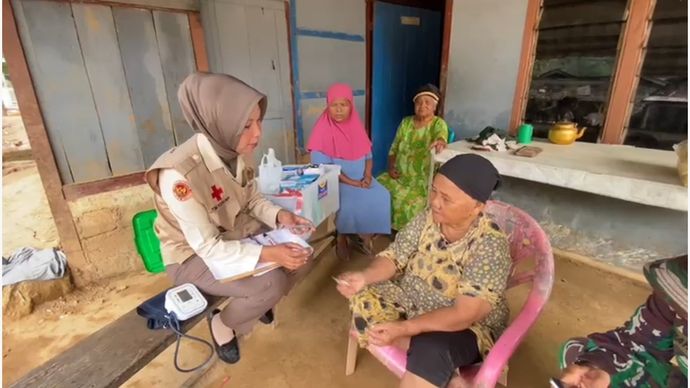 Layanan kesehatan gratis di wilayah terdampak bencana banjir bandang di Sumatra Utara dan Sumatra Barat, Senin, 2 Februari 2026.