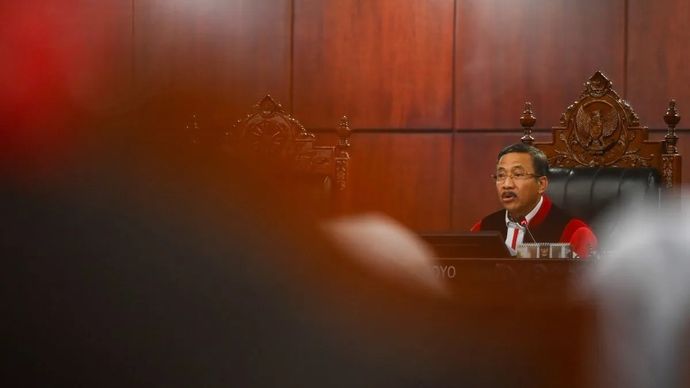 Ketua Mahkamah Konstitusi (MK) Suhartoyo memimpin sidang pembacaan putusan Pengujian Materiil Undang-Undang Nomor 1 Tahun 1974 tentang Perkawinan di Gedung MK, Jakarta, Senin, 2 Februari 2026. MK memutuskan menolak seluruhnya permohonan uji materi Pasal 2 ayat (1) Undang-Undang Nomor 1 Tahun 1974 yang meminta perkawinan beda agama karena pemohon dinilai tidak memiliki kedudukan hukum dalam permohonan a quo. ANTARA FOTO/Rivan Awal Lingga/foc.