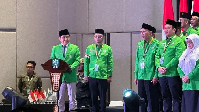 Ketua Umum DPP Partai Kebangkitan Bangsa Abdul Muhaimin Iskandar (kedua kiri) melantik sejumlah pimpinan DPW PKB di kawasan Gambir, Jakarta, Selasa, 3 Februari 2026. (ANTARA/Rio Feisal)