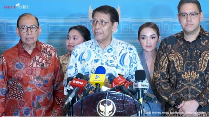 Tokoh dan akademisi politik luar negeri di Istana